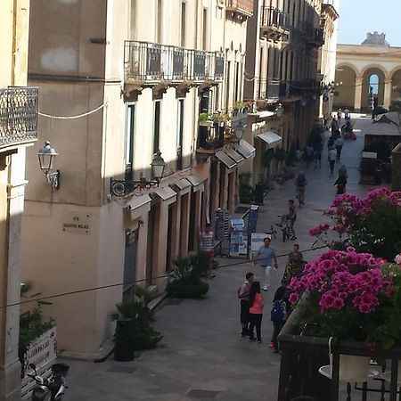 B&B Arco Dell'Orologio Trapani Exteriör bild